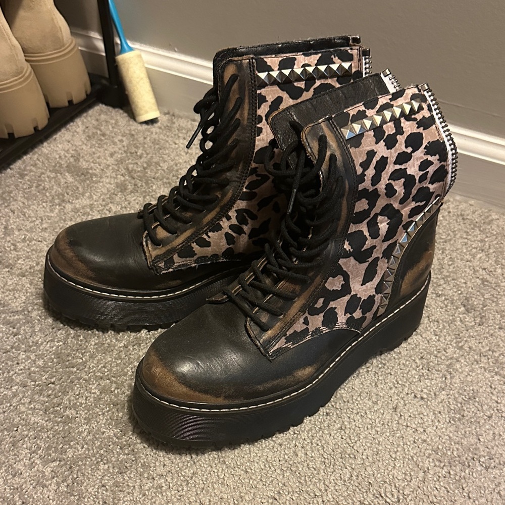 Steve Madden Avenger Boots